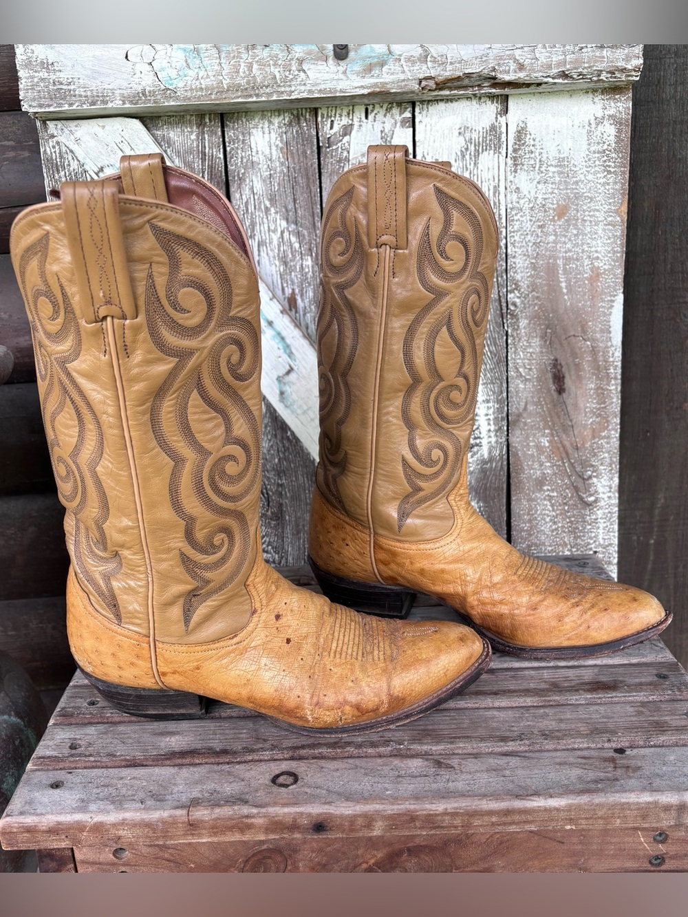 Vintage Tony Lama Butterscotch Ostrich Cowboy Boots Mens size 9.5 D *Read*
